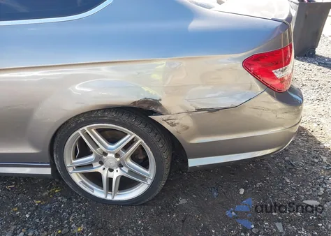 2014 Mercedes-Benz C 250 из США, поврежденный, VIN WDDGJ4HB5EG193226